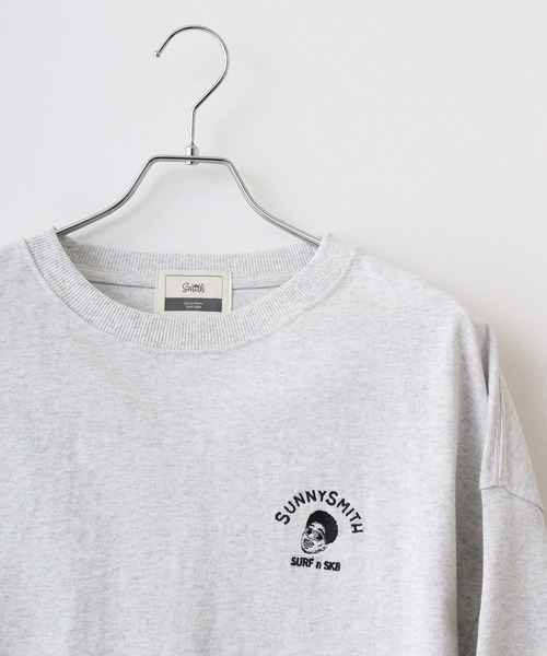 Sunny Smith(サニースミス)の「Sunnysmith Smith Signature ワンポイント刺繍ロングスリーブTシャツ(Tシャツ/カットソー・メンズ・ホワイト系/ホワイト/スミクロ・M/L)」の7枚目の写真