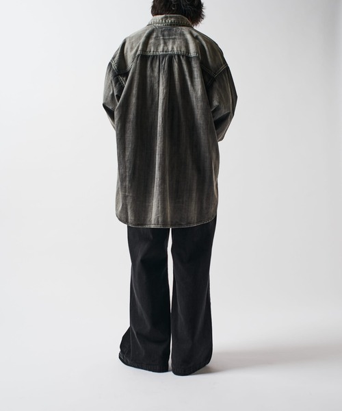 Lui's（ルイス）の「FADEオーバーデニムシャツ（シャツ/ブラウス・メンズ・ライトグレー/ブラック・FREE）」の18枚目の写真