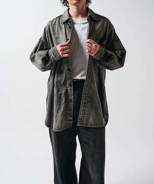 Lui's（ルイス）の「FADEオーバーデニムシャツ（シャツ/ブラウス・メンズ・ライトグレー/ブラック・FREE）」の11枚目の写真