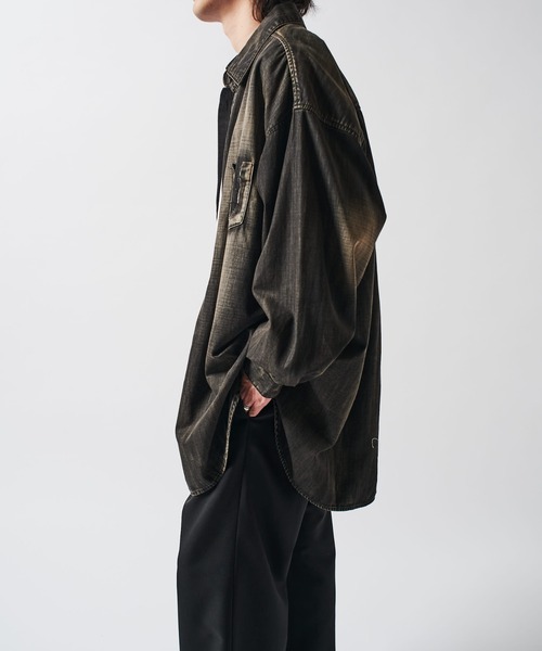 Lui's（ルイス）の「FADEオーバーデニムシャツ（シャツ/ブラウス・メンズ・ライトグレー/ブラック・FREE）」の6枚目の写真