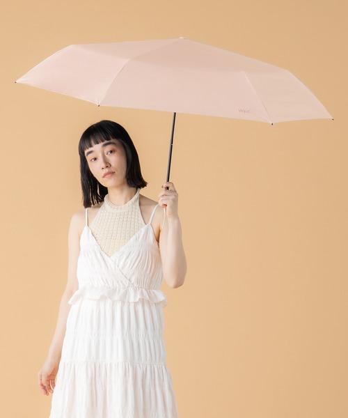 Wpc.（ダブリュピーシー）の「【公式限定アイテム】遮光軽量プレーンスリム 日傘 折りたたみ 晴雨兼用 Wpc.（折りたたみ傘・レディース・ピンク/ラベンダー/ベージュ/グレー/オフホワイト/ブラック・FREE）」の6枚目の写真