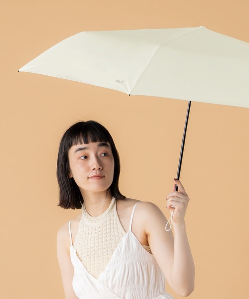 Wpc.（ダブリュピーシー）の「【公式限定アイテム】遮光軽量プレーンスリム 日傘 折りたたみ 晴雨兼用 Wpc.（折りたたみ傘・レディース・ピンク/ラベンダー/ベージュ/グレー/オフホワイト/ブラック・FREE）」の22枚目の写真