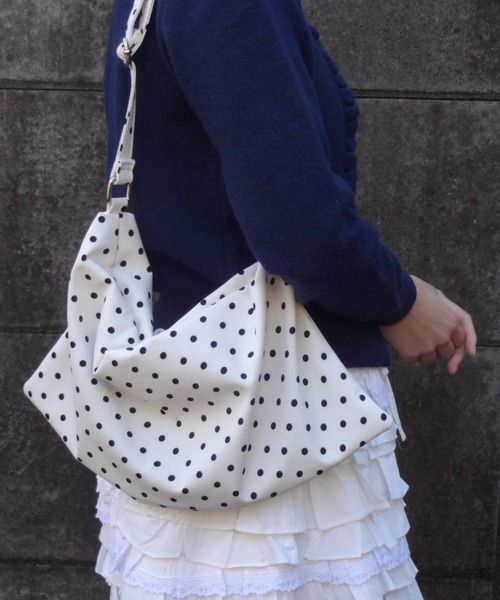 FEKETE（フェケテ）の「POLKA DOT 2WAY SHOULDER BAG / ドット2WAYショルダーバッグ（ショルダーバッグ・レディース・ホワイト/ブラック・FREE）」の15枚目の写真