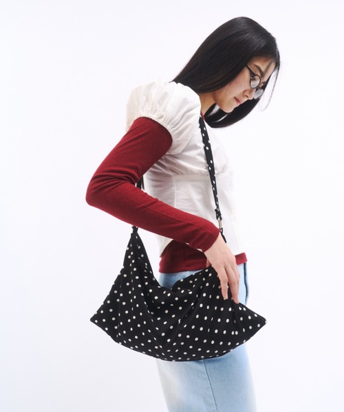 FEKETE（フェケテ）の「POLKA DOT 2WAY SHOULDER BAG / ドット2WAYショルダーバッグ（ショルダーバッグ・レディース・ホワイト/ブラック・FREE）」の4枚目の写真