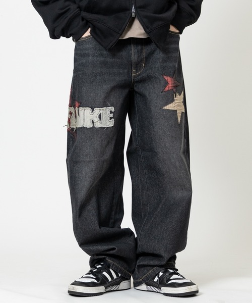 JOHN'S CLOSET（ジョンズクローゼット）の「【13】モチーフアップリケ バレルレッグジーンズ/コクーンデニム（デニムパンツ・メンズ・ブラック/ブルー/ブルー系2/ブラック系2/ブラック系1/ブルー系1・MEDIUM/LARGE）」の4枚目の写真