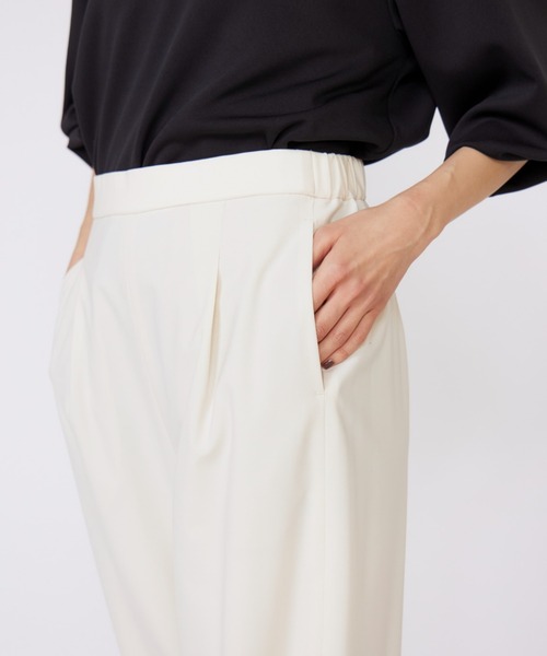 INED（イネド）の「ステファニー イージーワイドパンツ（その他パンツ・レディース・オフホワイト/カーキ/ブラック・7号/9号/11号）」の12枚目の写真