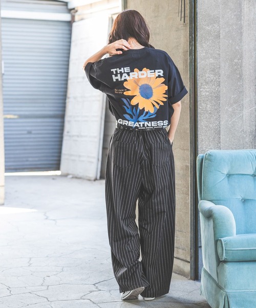 PBLIM（ページボーイリム）の「《UNISEX》ポスターフラワーTシャツ（Tシャツ/カットソー・レディース・オフホワイト/ダークブラウン/ブラック/ライトブルー/ライトグリーン・MEDIUM/LARGE）」の12枚目の写真