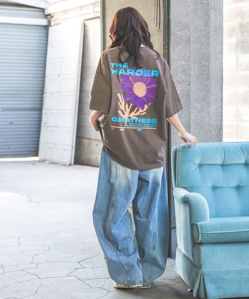 PBLIM（ページボーイリム）の「《UNISEX》ポスターフラワーTシャツ（Tシャツ/カットソー・レディース・オフホワイト/ダークブラウン/ブラック/ライトブルー/ライトグリーン・MEDIUM/LARGE）」の14枚目の写真