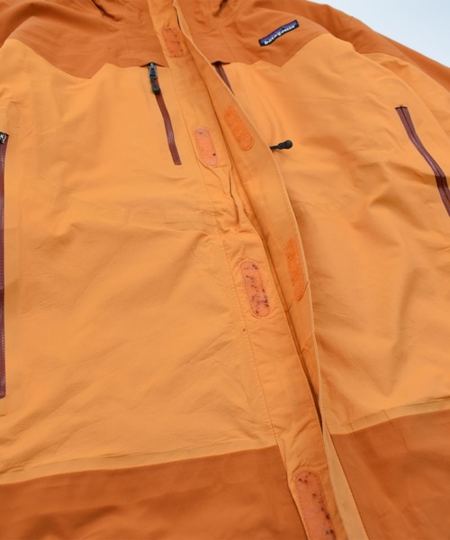 patagonia（パタゴニア）の「【ヴィンテージ古着】patagonia シェルターストーンジャケット（マウンテンパーカー・メンズ・オレンジ・MEDIUM）」の3枚目の写真