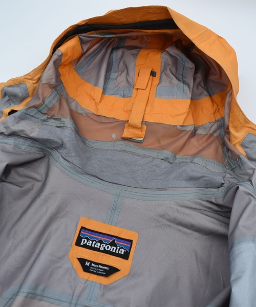 patagonia（パタゴニア）の「【ヴィンテージ古着】patagonia シェルターストーンジャケット（マウンテンパーカー・メンズ・オレンジ・MEDIUM）」の14枚目の写真