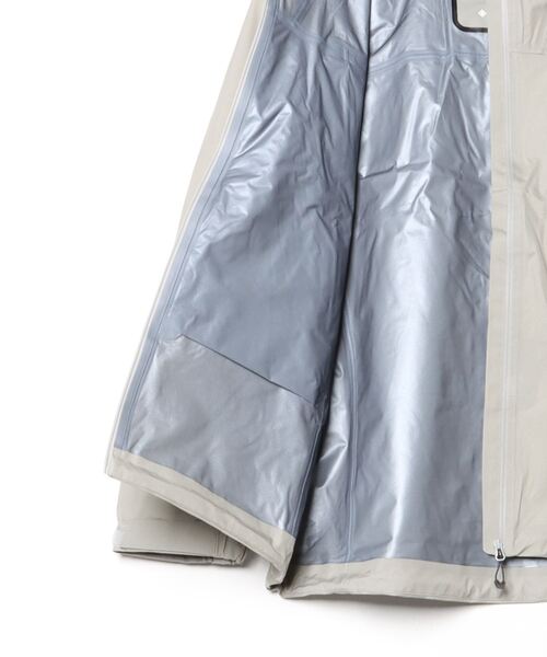 THE NORTH FACE（ザノースフェイス）の「ザ ノース フェイス THE NORTH FACE Climb Light Jacket_クライムライトジャケット（マウンテンパーカー・レディース・ブラック/ブラウン/ライトブラウン・M/XL/L）」の5枚目の写真