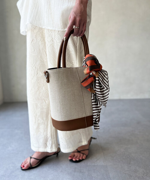 Chez toi（シェトワ）の「綿麻バケツショルダー（トートバッグ・レディース・ブラック/アイボリー/ブラウン・FREE）」の3枚目の写真