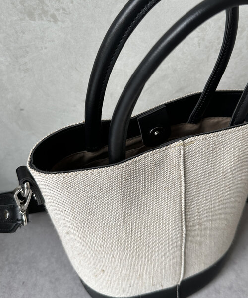 Chez toi（シェトワ）の「綿麻バケツショルダー（トートバッグ・レディース・ブラック/アイボリー/ブラウン・FREE）」の16枚目の写真