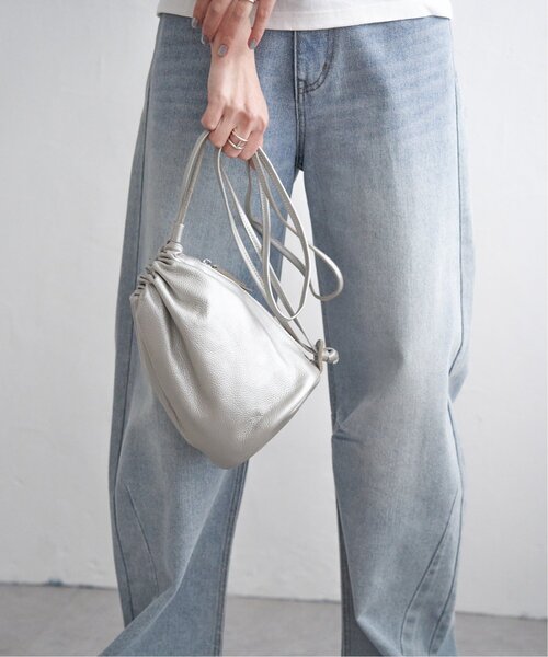 notch.(ノッチ)の「【sweet web掲載】COOCO シュリンクレザーロングショルダー巾着バッグ(ショルダーバッグ・レディース・ブラウン/ブラック/オフホワイト/シルバー・FREE)」の11枚目の写真