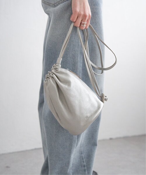 notch.(ノッチ)の「【sweet web掲載】COOCO シュリンクレザーロングショルダー巾着バッグ(ショルダーバッグ・レディース・ブラウン/ブラック/オフホワイト/シルバー・FREE)」の12枚目の写真