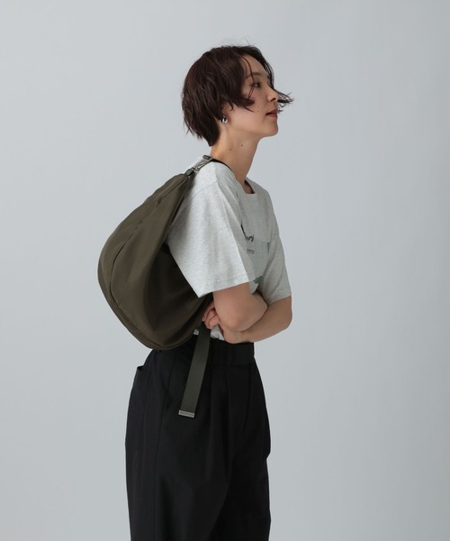 LEPSIM（レプシィム）の「2WAYメタルバックルバッグ　326224（ショルダーバッグ・レディース・カーキ/ブラック/ライトグレー・ONE SIZE）」の3枚目の写真