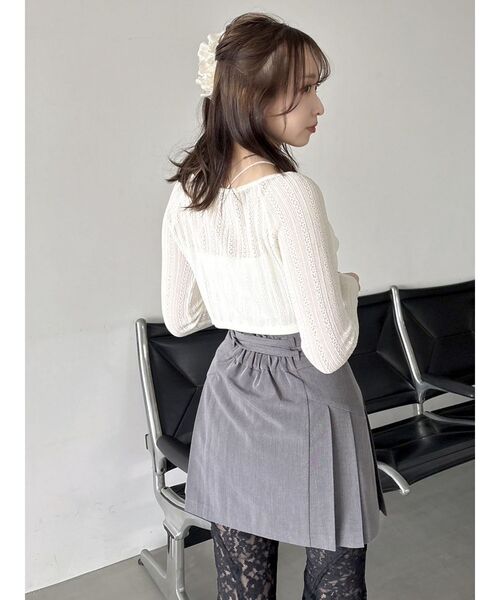 dazzlin(ダズリン)の「サイドプリーツミニスカート(スカート・レディース・アイボリー/チャコールグレー・SMALL/MEDIUM)」の5枚目の写真
