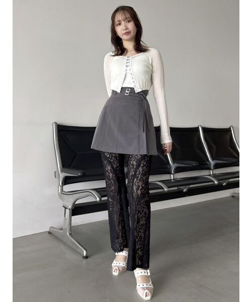 dazzlin(ダズリン)の「サイドプリーツミニスカート(スカート・レディース・アイボリー/チャコールグレー・SMALL/MEDIUM)」の7枚目の写真