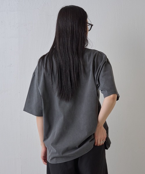 COLONY 2139（コロニートゥーワンスリーナイン）の「ピグメント加工レディプリントTシャツ（Tシャツ/カットソー・メンズ・ブラック/オリーブ・MEDIUM/LARGE）」の15枚目の写真