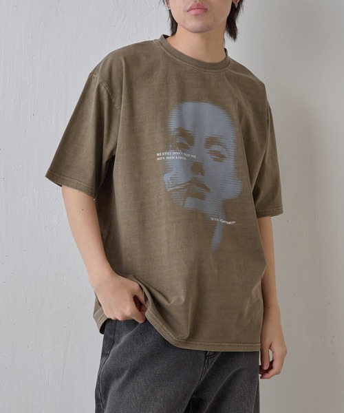 COLONY 2139（コロニートゥーワンスリーナイン）の「ピグメント加工レディプリントTシャツ（Tシャツ/カットソー・メンズ・ブラック/オリーブ・MEDIUM/LARGE）」の17枚目の写真