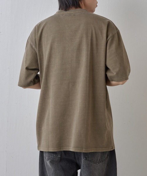 COLONY 2139（コロニートゥーワンスリーナイン）の「ピグメント加工レディプリントTシャツ（Tシャツ/カットソー・メンズ・ブラック/オリーブ・MEDIUM/LARGE）」の3枚目の写真