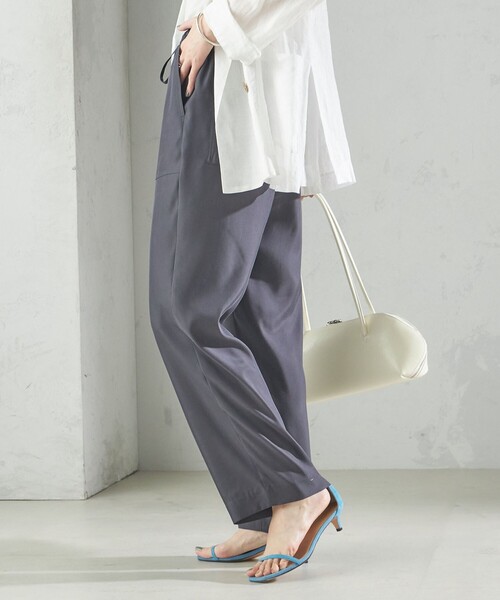 SHIPS(シップス)の「〈手洗い可能〉キュプラ混 ツイル ポケット パンツ(その他パンツ・レディース・ライトカーキ/ダークグレー・36/38)」の4枚目の写真