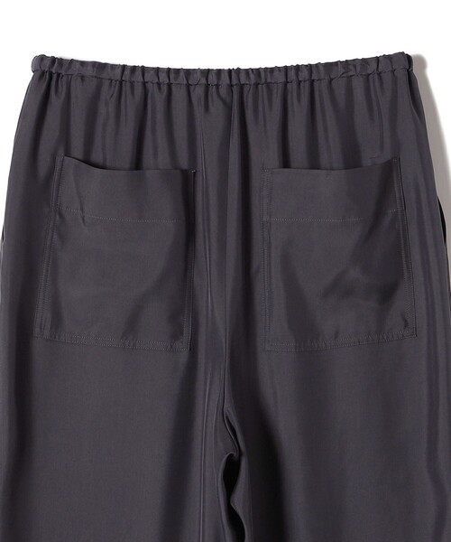 SHIPS(シップス)の「〈手洗い可能〉キュプラ混 ツイル ポケット パンツ(その他パンツ・レディース・ライトカーキ/ダークグレー・36/38)」の17枚目の写真