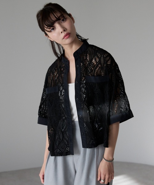SOTT（ソット）の「Cropped lace shirt バンドカラークロップドレースシャツ（シャツ/ブラウス・レディース・ブラック/オフホワイト・FREE）」の5枚目の写真