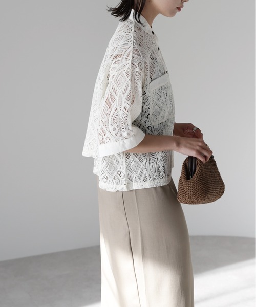 SOTT(ソット)の「Cropped lace shirt バンドカラークロップドレースシャツ(シャツ/ブラウス・レディース・ブラック/オフホワイト・FREE)」の21枚目の写真