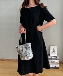 一枚で夏服が可愛くなるミモレ丈リゾートワンピース