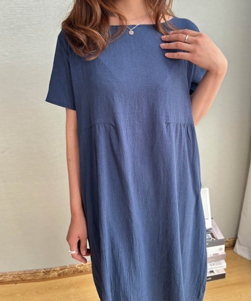 maison de LATIR(メゾンドラティール)の「一枚で夏服が可愛くなるミモレ丈リゾートワンピース(ワンピース・レディース・ホワイト/ブラック/ネイビー/パープル/レッド/グリーン/ブルー/オレンジ・ONESIZE)」の19枚目の写真