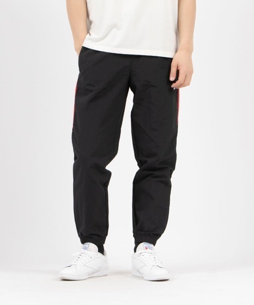Reebok(リーボック)の「クロス チェック ウーヴン パンツ / RI CROSS CHECK WOVEN PANT(その他パンツ・メンズ・ブルー/ブラック・SMALL/LARGE/MEDIUM/XX-LARGE/X-LARGE)」の2枚目の写真