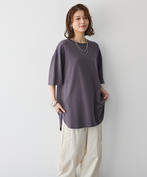 anyfee（エニフィー）の「【anyfee/プラスサイズ】裾ラウンド半袖Tシャツ（吸水速乾・UV対策・接触冷感）（Tシャツ/カットソー・レディース・チャコール/ブラック/杢グレー/ホワイト・4L/3L/LL/5L）」の4枚目の写真