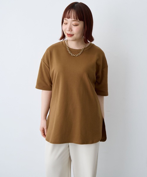 anyfee(エニフィー)の「【anyfee/大きいサイズ】着てサラなめらかポンチ素材裾ラウンドTシャツ《接触冷感・吸水速乾・機能性》(Tシャツ/カットソー・レディース・チャコール/ブラック/杢グレー/ホワイト/モカ/オフホワイト・4L/3L/LL/5L)」の6枚目の写真