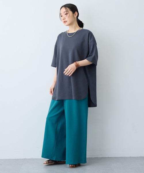 anyfee(エニフィー)の「【anyfee/大きいサイズ】着てサラなめらかポンチ素材裾ラウンドTシャツ《接触冷感・吸水速乾・機能性》(Tシャツ/カットソー・レディース・チャコール/ブラック/杢グレー/ホワイト/モカ/オフホワイト・4L/3L/LL/5L)」の18枚目の写真
