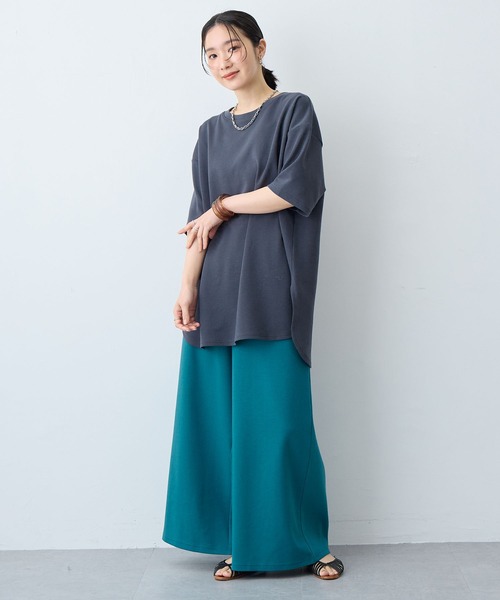 anyfee(エニフィー)の「【anyfee/大きいサイズ】着てサラなめらかポンチ素材裾ラウンドTシャツ《接触冷感・吸水速乾・機能性》(Tシャツ/カットソー・レディース・チャコール/ブラック/杢グレー/ホワイト/モカ/オフホワイト・4L/3L/LL/5L)」の19枚目の写真
