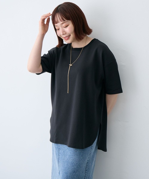 anyfee(エニフィー)の「【anyfee/大きいサイズ】着てサラなめらかポンチ素材裾ラウンドTシャツ《接触冷感・吸水速乾・機能性》(Tシャツ/カットソー・レディース・チャコール/ブラック/杢グレー/ホワイト/モカ/オフホワイト・4L/3L/LL/5L)」の20枚目の写真