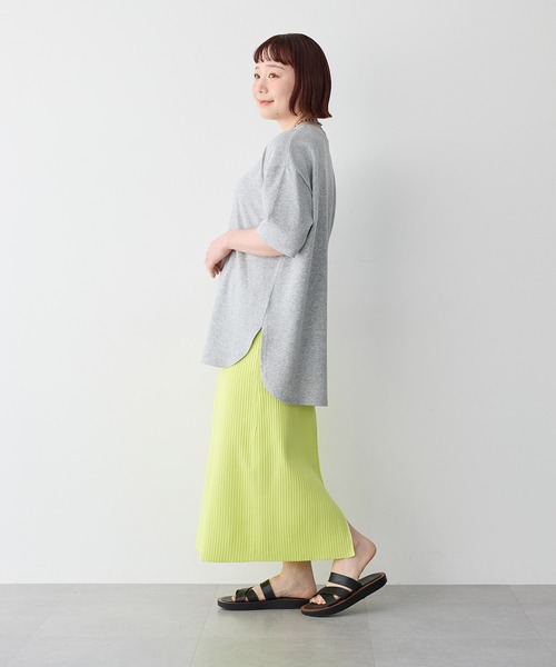 anyfee（エニフィー）の「【anyfee/プラスサイズ】裾ラウンド半袖Tシャツ（吸水速乾・UV対策・接触冷感）（Tシャツ/カットソー・レディース・チャコール/ブラック/杢グレー/ホワイト・4L/3L/LL/5L）」の13枚目の写真