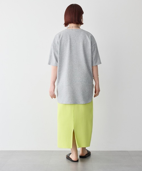 anyfee（エニフィー）の「【anyfee/プラスサイズ】裾ラウンド半袖Tシャツ（吸水速乾・UV対策・接触冷感）（Tシャツ/カットソー・レディース・チャコール/ブラック/杢グレー/ホワイト・4L/3L/LL/5L）」の14枚目の写真