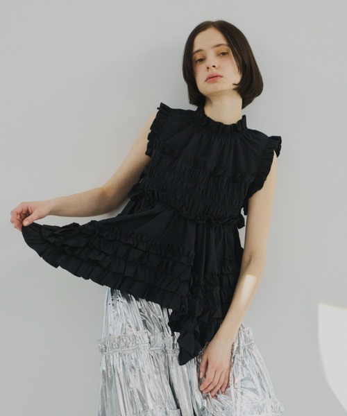 PERNA(ペルナ)の「ギャザーペプラムノースリーブブラウス(シャツ/ブラウス・レディース・ホワイト/ブラック・FREE)」の14枚目の写真