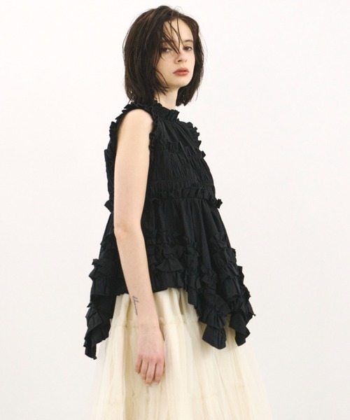 PERNA(ペルナ)の「ギャザーペプラムノースリーブブラウス(シャツ/ブラウス・レディース・ホワイト/ブラック・FREE)」の20枚目の写真