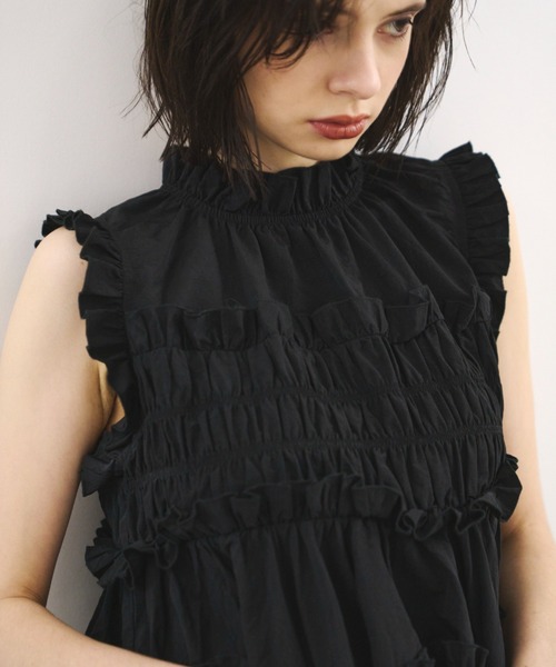 PERNA(ペルナ)の「ギャザーペプラムノースリーブブラウス(シャツ/ブラウス・レディース・ホワイト/ブラック・FREE)」の21枚目の写真