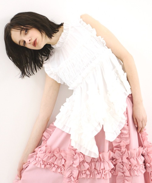 PERNA(ペルナ)の「ギャザーペプラムノースリーブブラウス(シャツ/ブラウス・レディース・ホワイト/ブラック・FREE)」の11枚目の写真