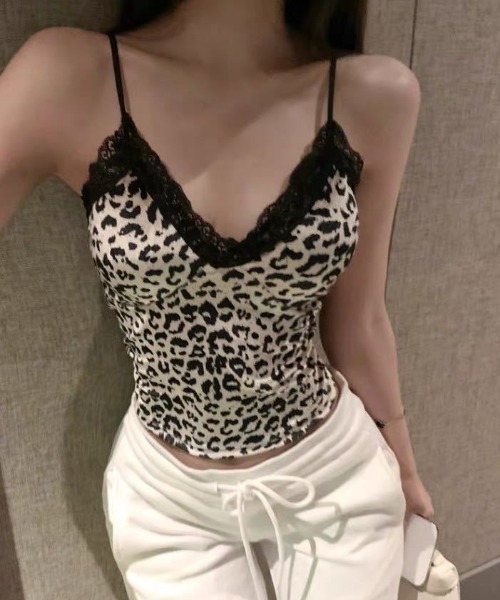 lilful(リルフル)の「【カップ付き】レオパード柄 レースキャミソール(キャミソール・レディース・ブラウン/グレー/ホワイト/ベージュ・F)」の6枚目の写真