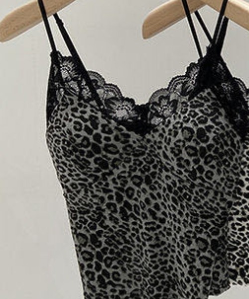 lilful(リルフル)の「【カップ付き】レオパード柄 レースキャミソール(キャミソール・レディース・ブラウン/グレー/ホワイト/ベージュ・F)」の11枚目の写真