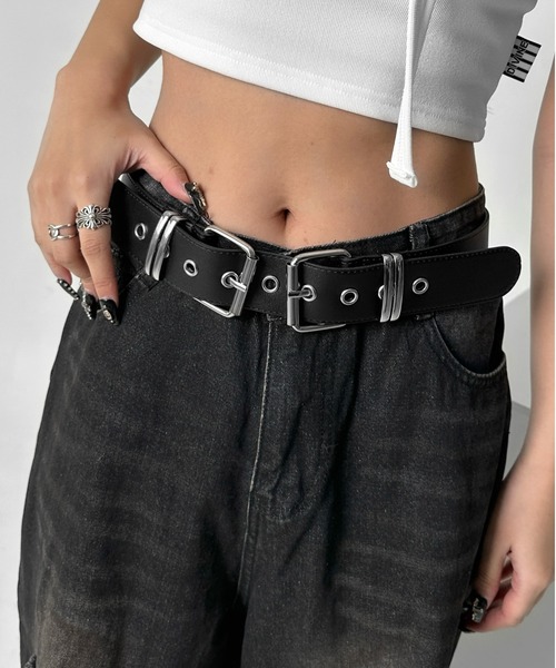 LVEU.（ラブユ.）の「【LVEU.】シンメトリーバックルベルト / ベルト グッズ 服飾雑貨 フェイクレザー ダブルバックル シンメトリー ハトメ ブラック（ベルト・レディース・ブラック・FREE）」の6枚目の写真