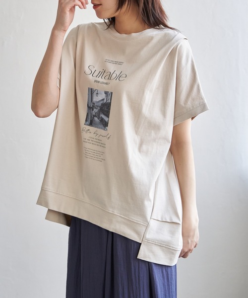 ikka(イッカ)の「【親子コーデ】ロゴフォトプリントチュニックT(Tシャツ/カットソー・レディース・ベージュ/ブラック/オフホワイト/モカ・S/L/M)」の1枚目の写真