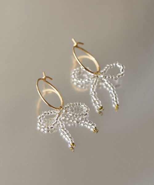 ROPE' PICNIC(ロペピクニック)の「ビーズリボンフープピアス(ピアス(両耳用)・レディース・ホワイト/ブラック・FREE)」の2枚目の写真