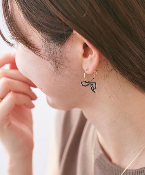 ROPE' PICNIC(ロペピクニック)の「ビーズリボンフープピアス(ピアス(両耳用)・レディース・ホワイト/ブラック・FREE)」の1枚目の写真