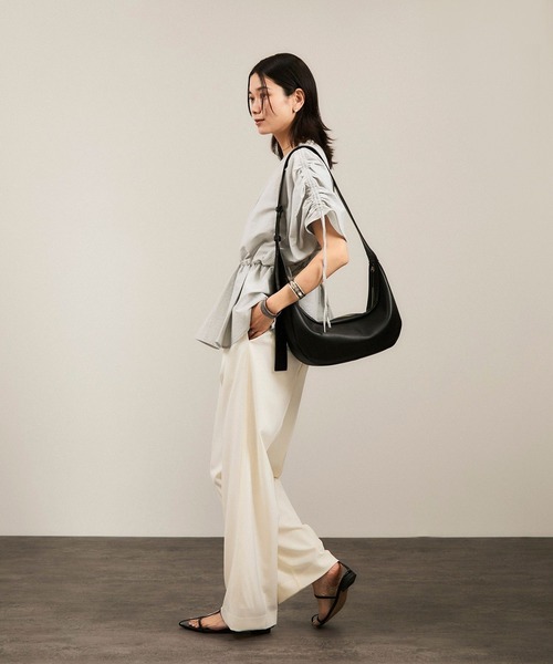 SALON adam et rope'(サロン アダム エ ロペ)の「【WEB限定】スプリットレザームーンショルダー(ショルダーバッグ・レディース・ダークブラウン/オフホワイト/ブラック・FREE)」の10枚目の写真